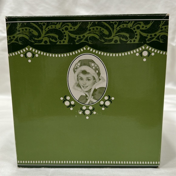 Avon Mrs Albee tea cup and saucer - Picture 9 of 12